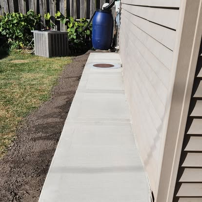 New concrete sidewalk