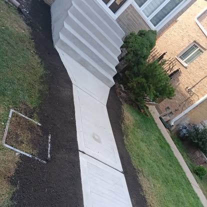 Decorative concrete walkway